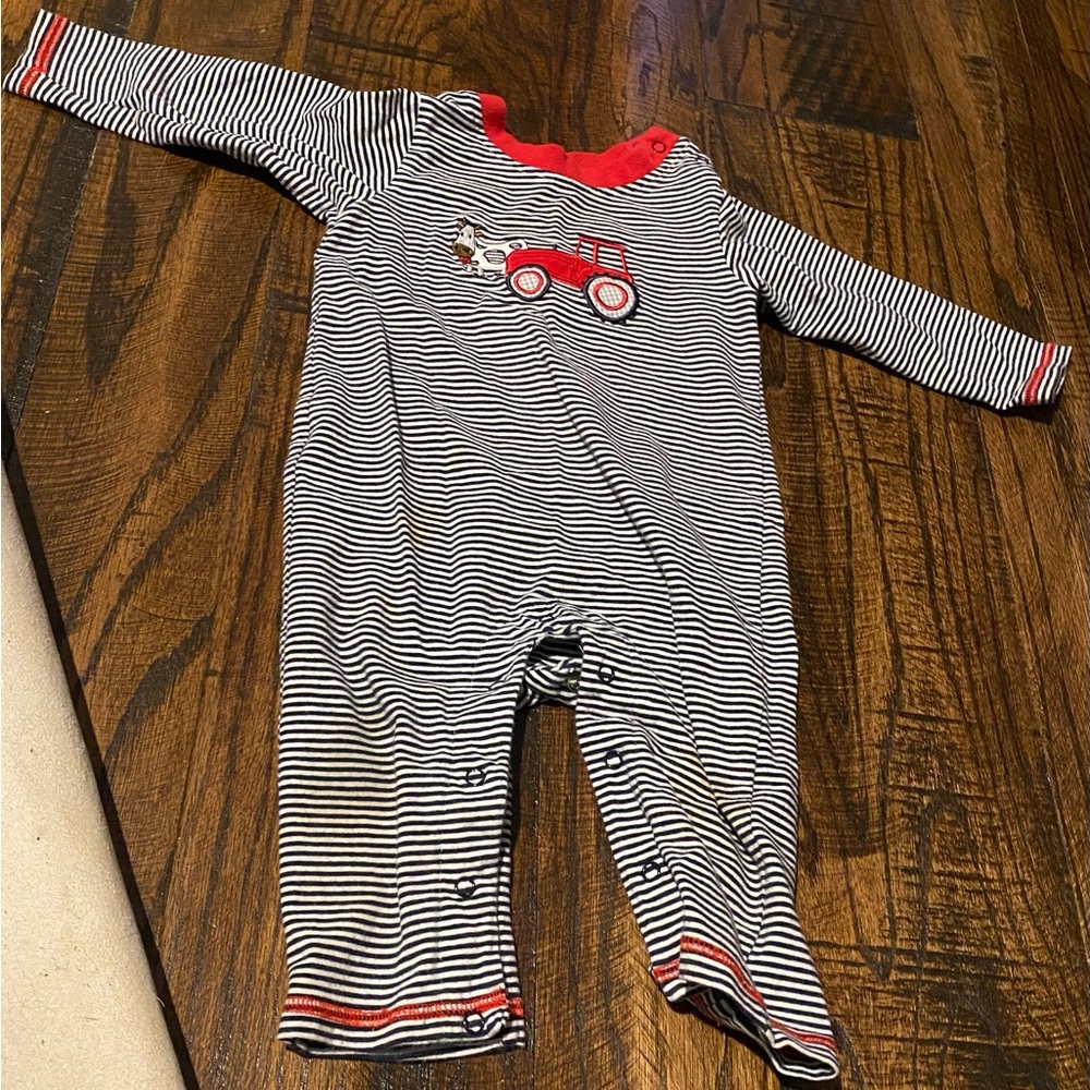 Long sleeve Romper black/white stripe tractor and cow appliqué sz 12m